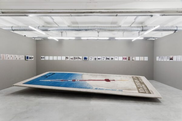 2 Exposition ici, ailleurs au Panorama à la Friche Belle de Mai,un Tapis Lebanese Rocket Society. Elements pour un monument,2012, Hadjithomas-Joreige ©Clementine Crochet corrig_high